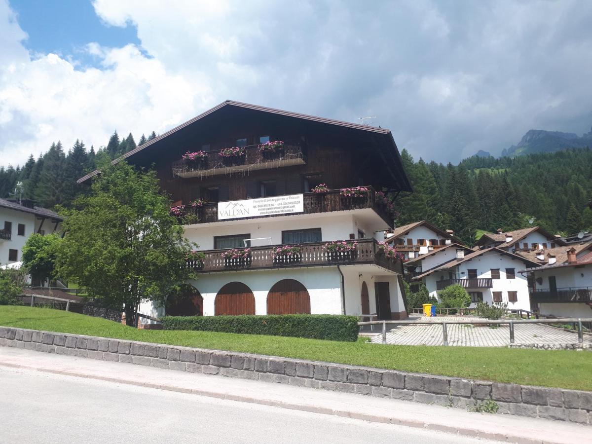 Hotel Garni Valdan Falcade Exterior foto