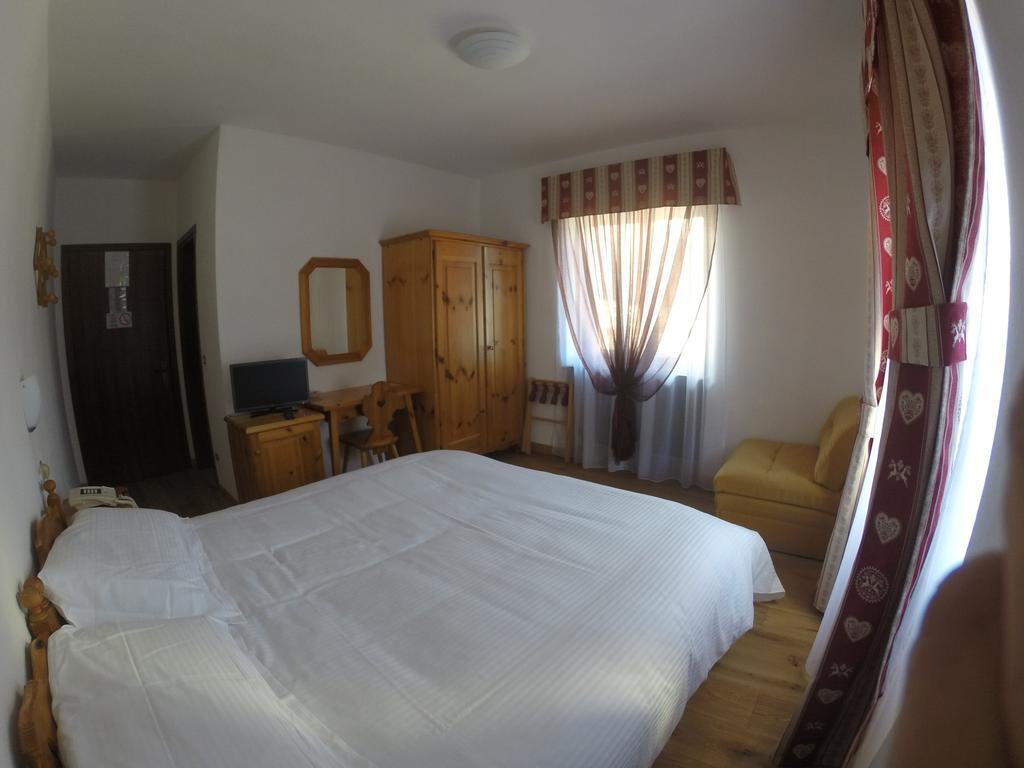 Hotel Garni Valdan Falcade Zimmer foto